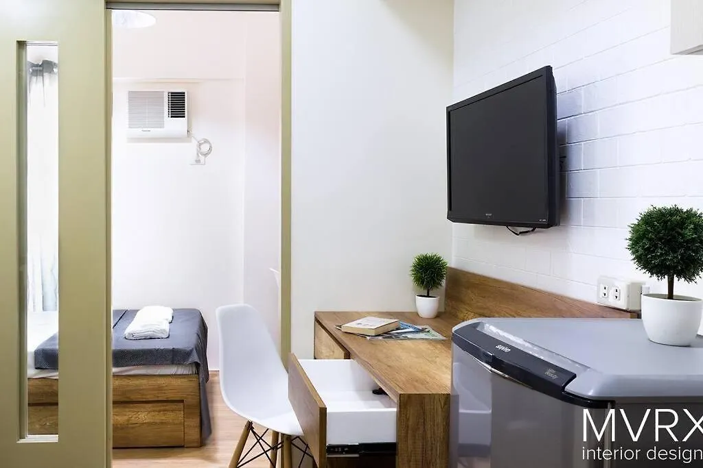Flat Aria: Cozy 1-Br W/ Balcony Apartment Manila