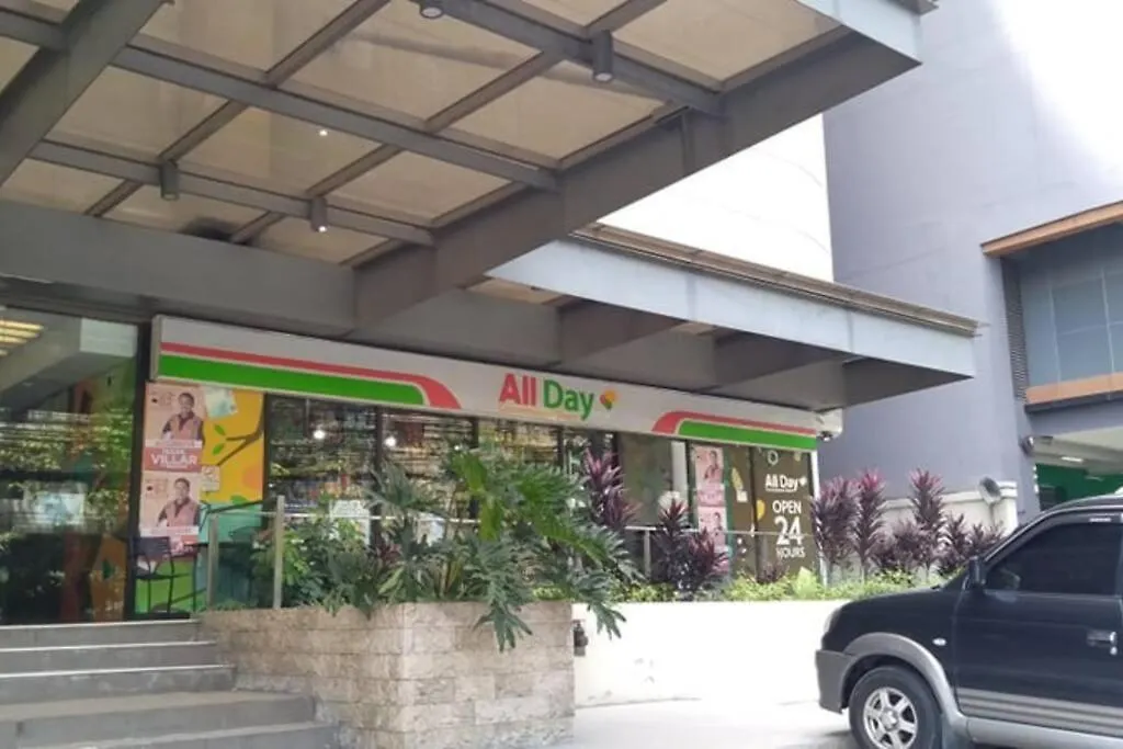 Flat Aria: Cozy 1-Br W/ Balcony Apartment Manila