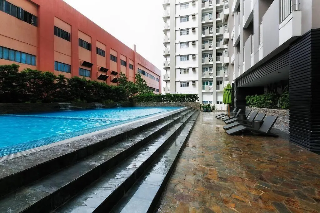 Flat Aria: Cozy 1-Br W/ Balcony Apartment Manila