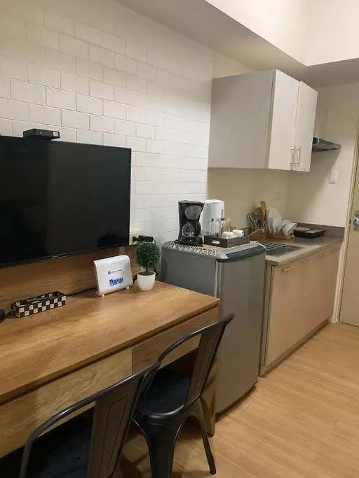 Flat Aria: Cozy 1-Br W/ Balcony Lägenhet Manila