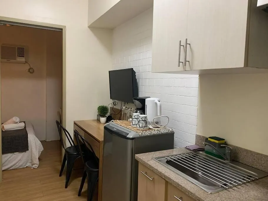 Flat Aria: Cozy 1-Br W/ Balcony Lägenhet Manila